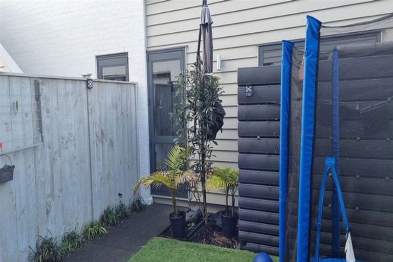 Photo of property in 49 Eugenia Rise, Totara Heights, Auckland, 2105