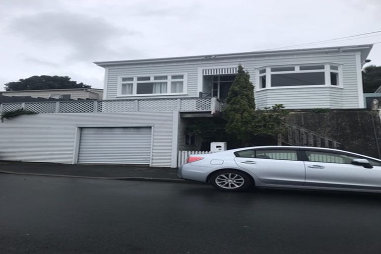 Photo of property in 1 Kenwyn Terrace, Newtown, Wellington, 6021