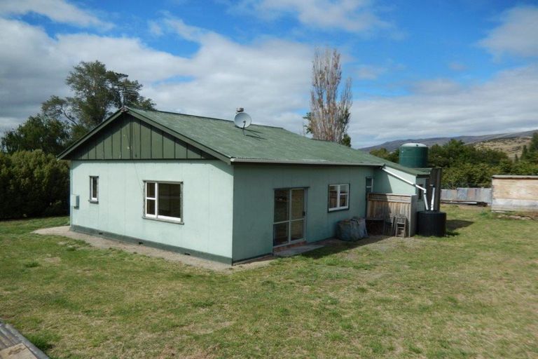 Photo of property in 15 Campbells Track, Lake Roxburgh Village, Roxburgh, 9571