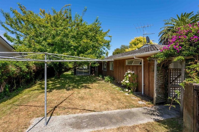 Photo of property in 30 Fleetwood Grove, Waikanae, 5036