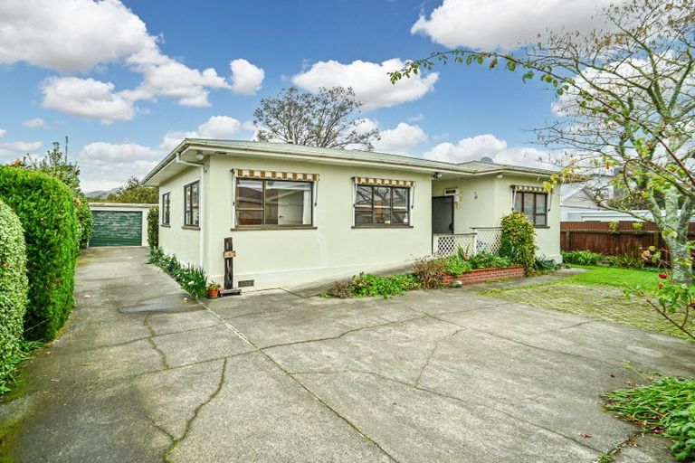 Photo of property in 2/37 Middle Road, Havelock North, 4130
