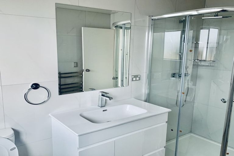 Photo of property in 98 Tir Conaill Avenue, Flat Bush, Auckland, 2019