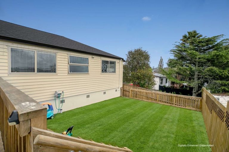 Photo of property in 103e Woodglen Road, Glen Eden, Auckland, 0602