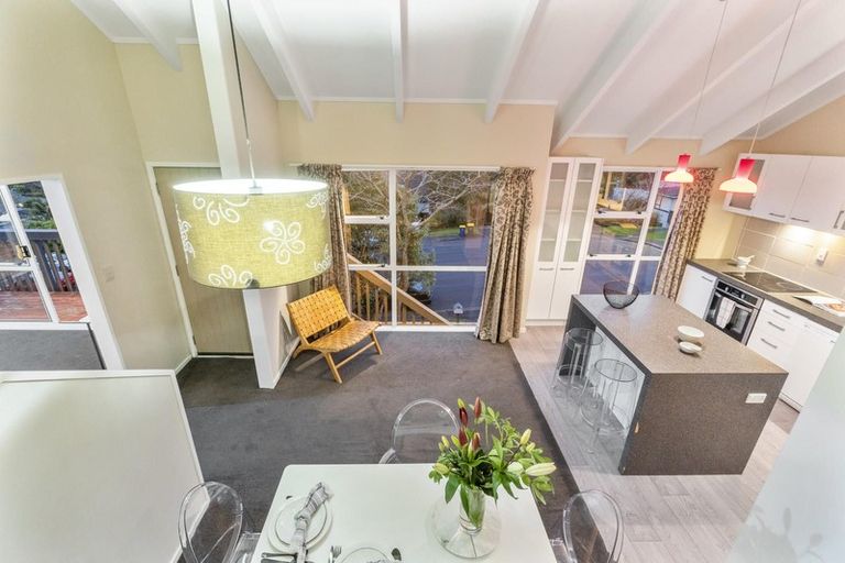 Photo of property in 2/9 Lynngate Place, Hillcrest, Auckland, 0627