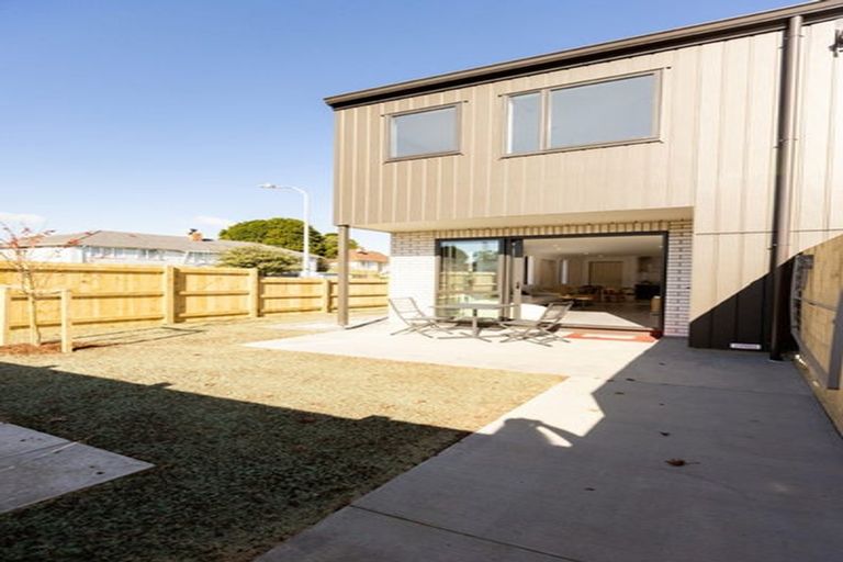 Photo of property in 1 Harlow Crescent, Glen Innes, Auckland, 1072