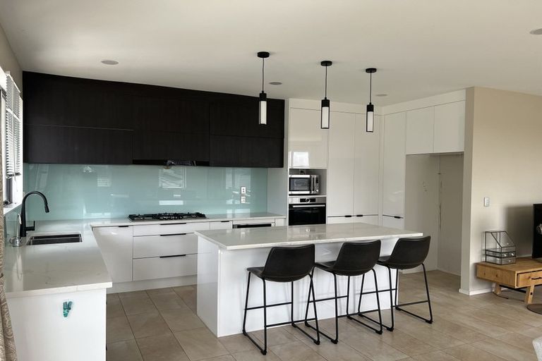 Photo of property in 36 Bur Oak Terrace, Schnapper Rock, Auckland, 0632