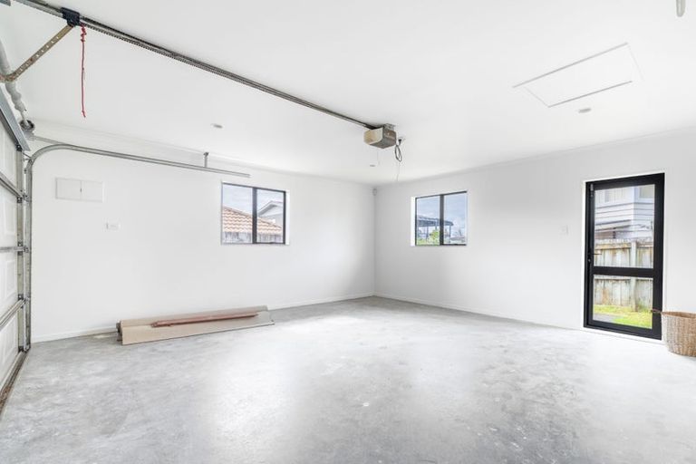 Photo of property in 14 Cade Place, Weymouth, Auckland, 2103