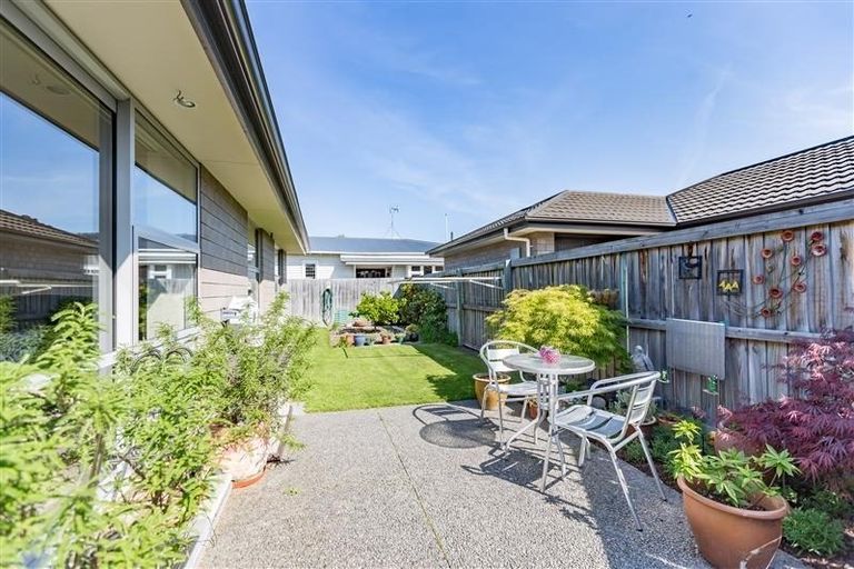 Photo of property in 1/27 Wilsons Road South, Saint Martins, Christchurch, 8022