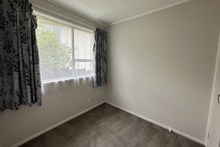 Photo of property in 24 Fitzwater Place, Henderson, Auckland, 0612