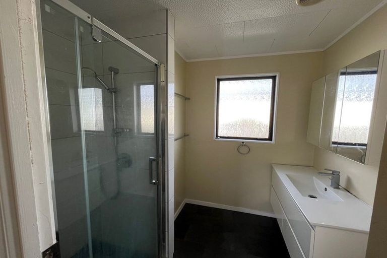 Photo of property in 2 Zircon Place, Wiri, Auckland, 2104