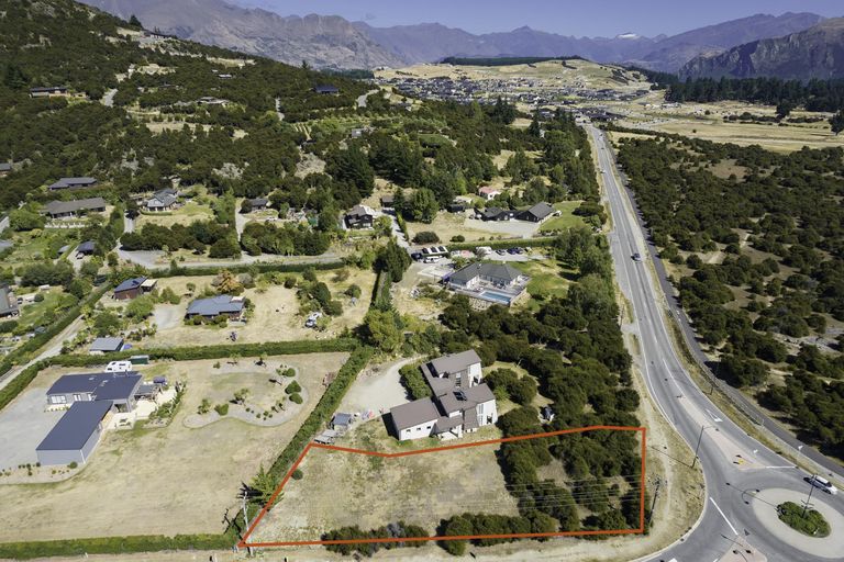 Photo of property in 897 Aubrey Road, Albert Town, Wanaka, 9305