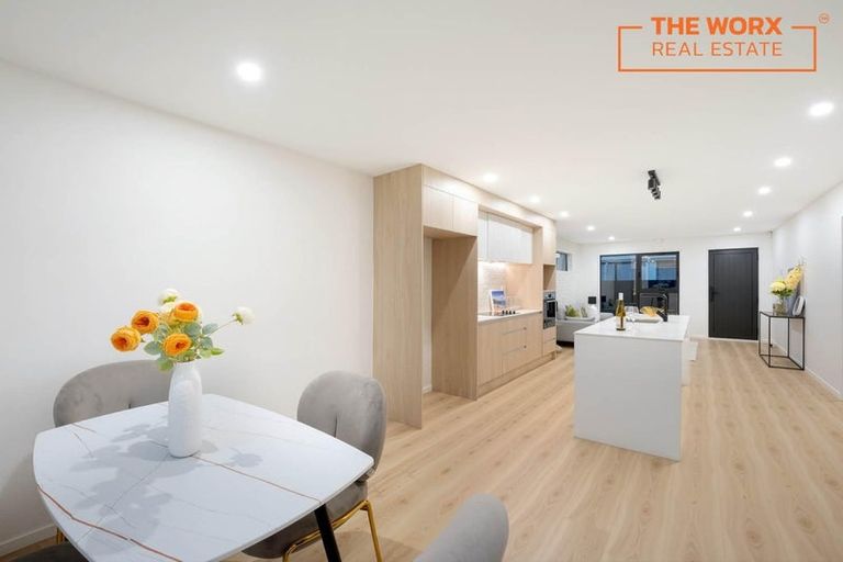 Photo of property in 114c Carnoustie Drive, Wattle Downs, Auckland, 2103