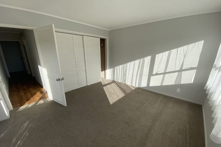 Photo of property in 2/2 Aotea Road, Glen Eden, Auckland, 0602