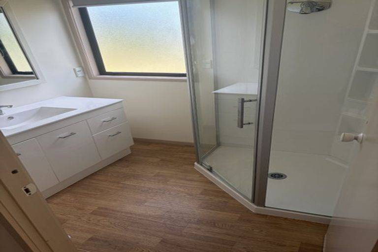 Photo of property in 1/10 Dallinghoe Crescent, Milford, Auckland, 0620