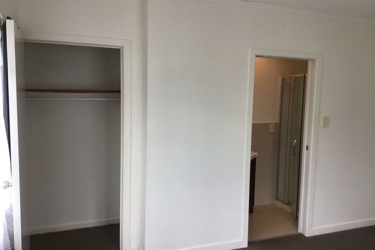 Photo of property in 4 Vanguard Road, Kelston, Auckland, 0602