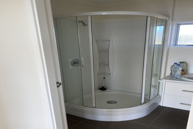 Photo of property in 10/2 Oriental Terrace, Mount Victoria, Wellington, 6011