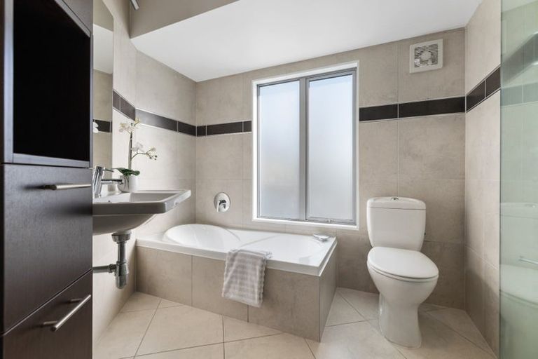 Photo of property in 6b Arkley Avenue, Farm Cove, Auckland, 2012