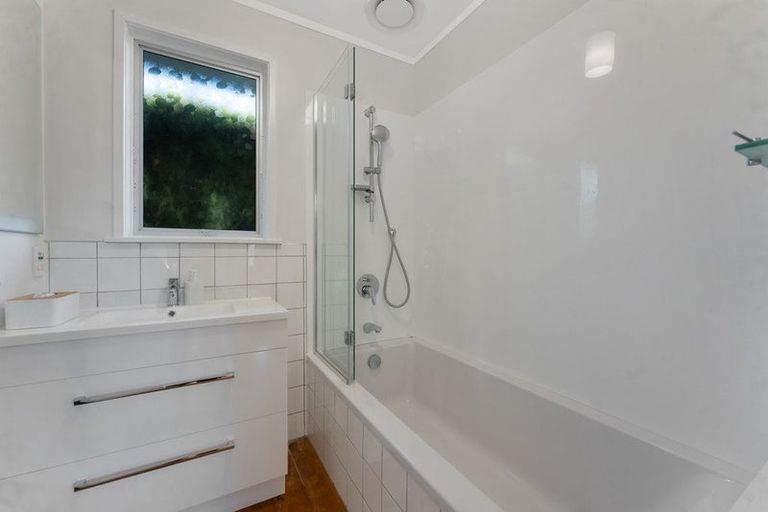 Photo of property in 199 Forrest Hill Road, Forrest Hill, Auckland, 0620