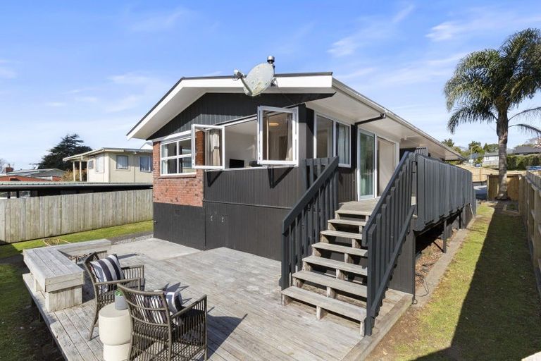 Photo of property in 17 Laurelwood Avenue, Pukekohe, 2120