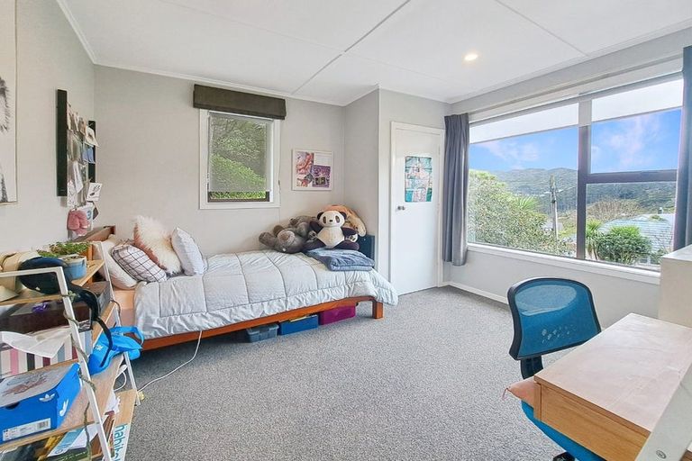 Photo of property in 14 Montgomery Avenue, Karori, Wellington, 6012