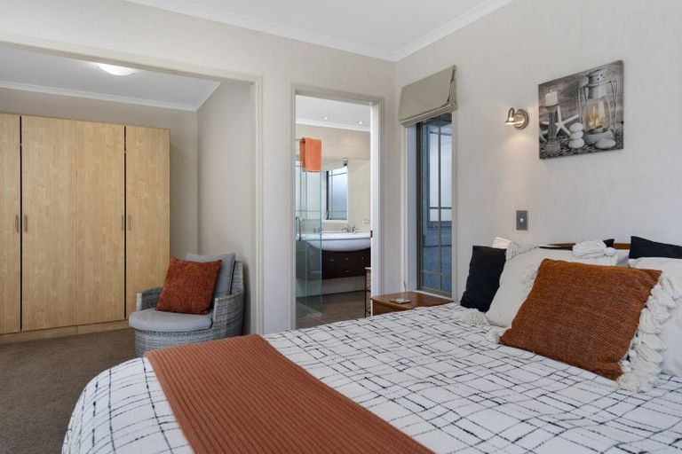 Photo of property in 23 Inverness Drive, Pyes Pa, Tauranga, 3112