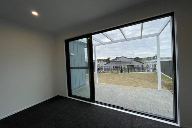 Photo of property in 16 Hokioi Drive, Kenepuru, Porirua, 5022