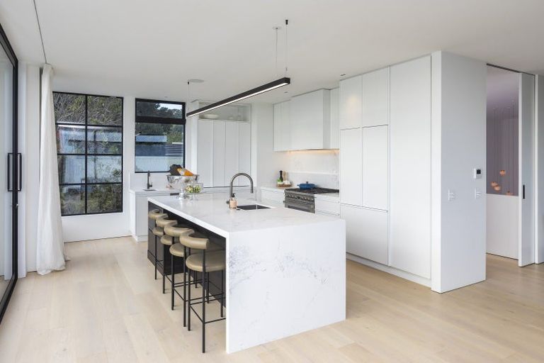 Photo of property in 8a Beachville Road, Redcliffs, Christchurch, 8081