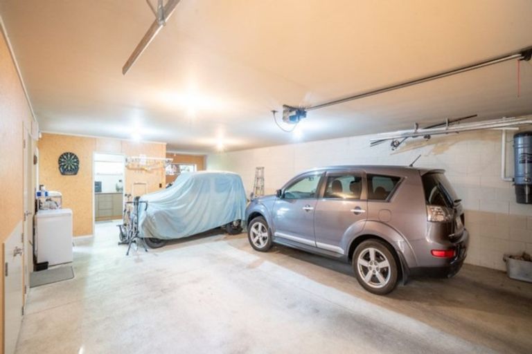 Photo of property in 67 Atawhai Road, Fitzherbert, Palmerston North, 4410