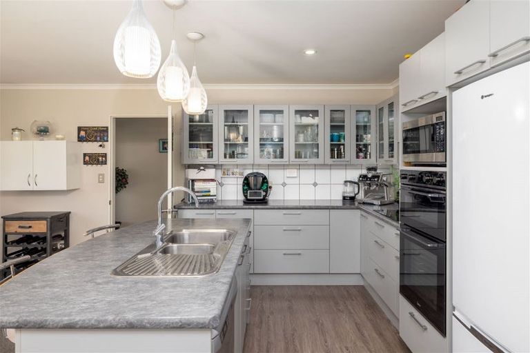 Photo of property in 17 Chamberlain Lane, Rangiora, 7400