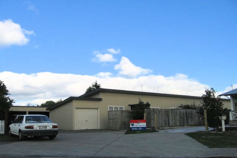 Photo of property in 1/122 Maddison Street, Akina, Hastings, 4122