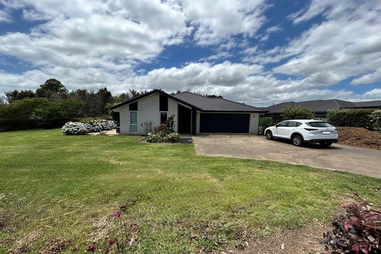 Photo of property in 127 Mcrobbie Road, Kingseat, Papakura, 2580