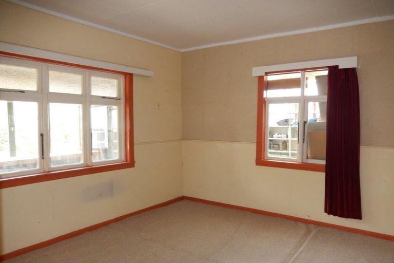 Photo of property in 15 Campbells Track, Lake Roxburgh Village, Roxburgh, 9571