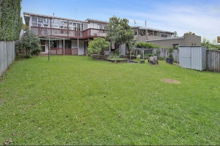 Photo of property in 20 Linwood Avenue, Forrest Hill, Auckland, 0620