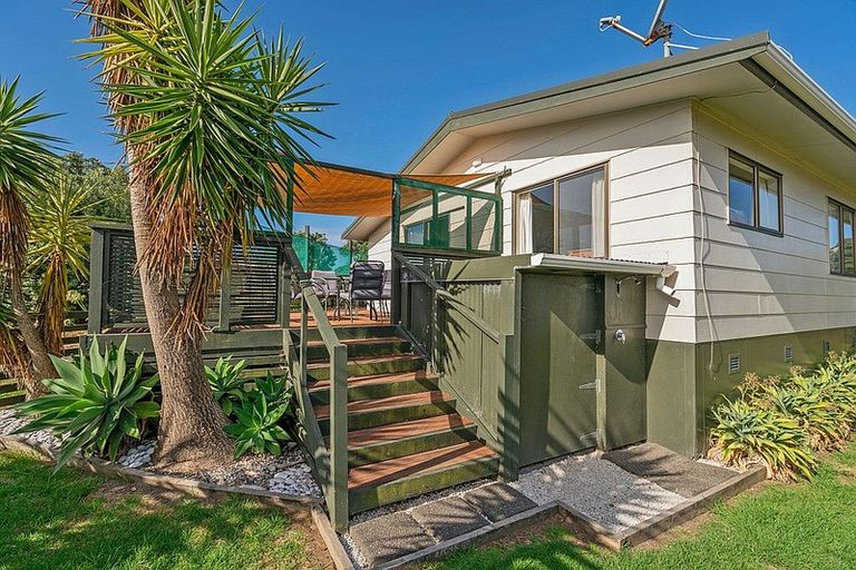 Photo of property in 14 Hanlen Avenue, Waihi Beach, 3611