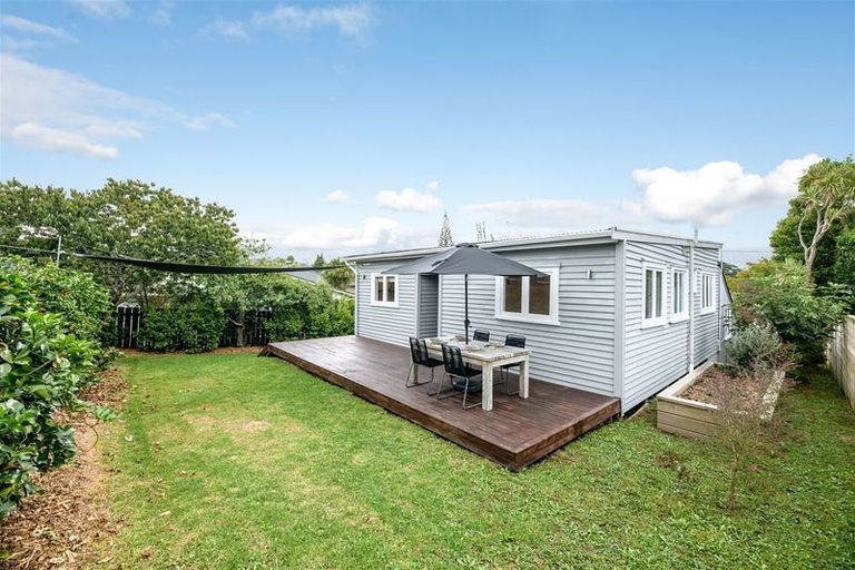 Photo of property in 18 Kamara Road, Glen Eden, Auckland, 0602