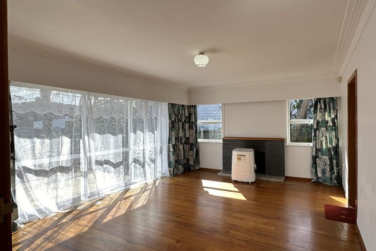 Photo of property in 61 Lake Road, Northcote, Auckland, 0627