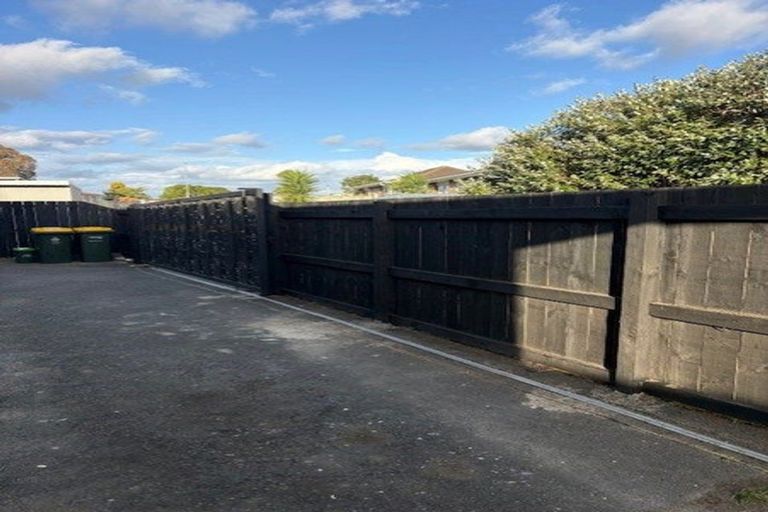 Photo of property in 2/30 Kennington Drive, Clendon Park, Auckland, 2103