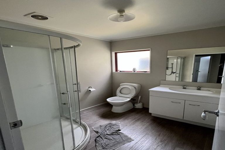 Photo of property in 5 Emmadale Lane, Hamilton East, Hamilton, 3216