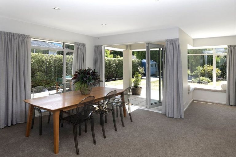 Photo of property in 72 Memorial Avenue, Ilam, Christchurch, 8053