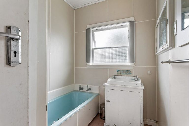 Photo of property in 101 De Lautour Road, Inner Kaiti, Gisborne, 4010