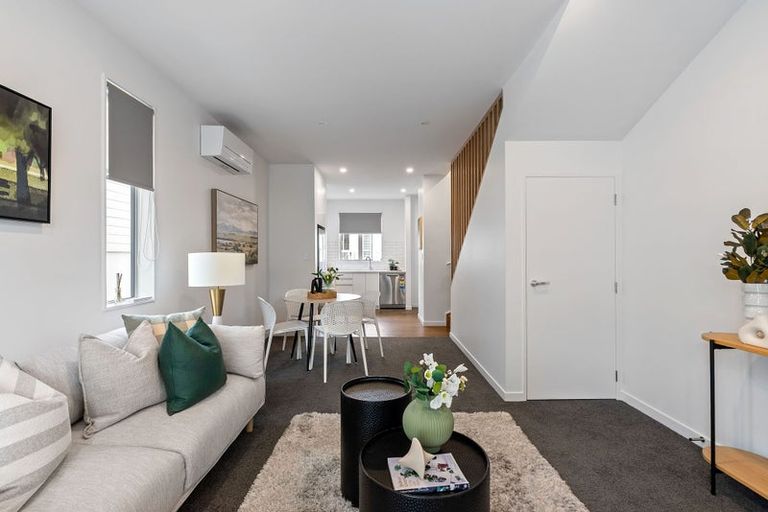 Photo of property in 2/30 Pirie Street, Mount Victoria, Wellington, 6011