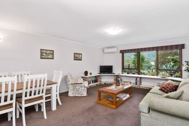 Photo of property in 5 Summit Road, Lake Okareka, Rotorua, 3076