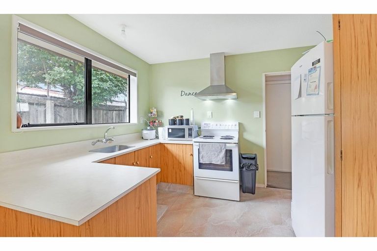 Photo of property in 2/3 Arran Crescent, Woolston, Christchurch, 8062