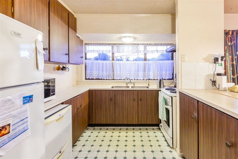 Photo of property in 212 Royal Road, Massey, Auckland, 0614