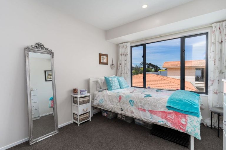 Photo of property in 11 Ruapehu Drive, Fitzherbert, Palmerston North, 4410