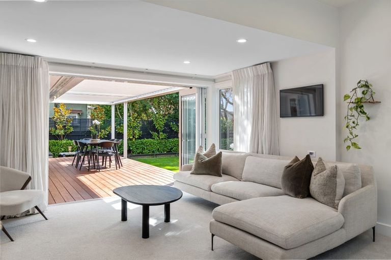 Photo of property in 49 Paparoa Street, Papanui, Christchurch, 8053