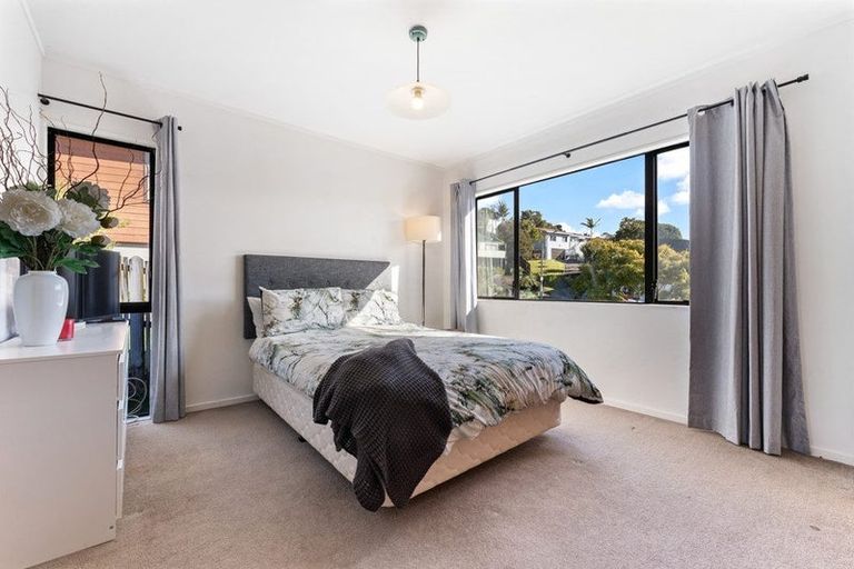 Photo of property in 10 Camilla Grove, Totara Vale, Auckland, 0629