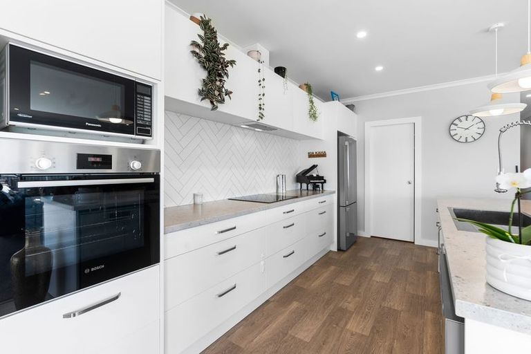 Photo of property in 27 County Drive, Hawera, 4610