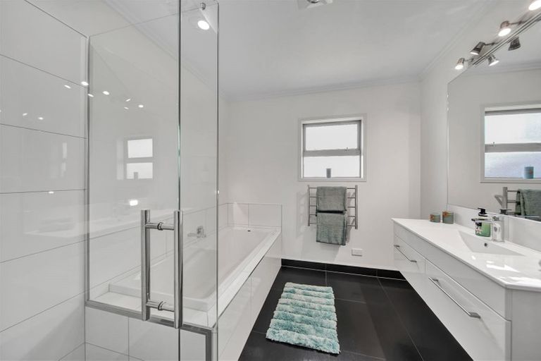 Photo of property in 11 Keene Drive, Bell Block, New Plymouth, 4312