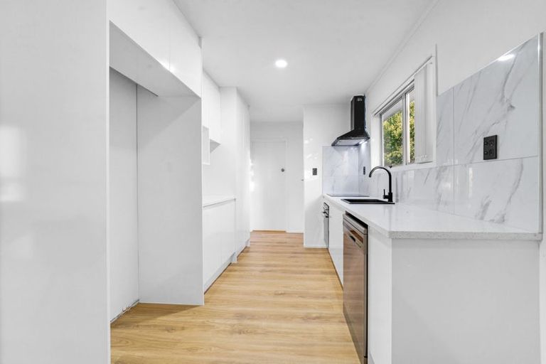Photo of property in 8 Pukeroa Place, Papakura, 2110